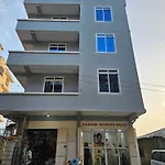 Al-Mendhiry Apartment